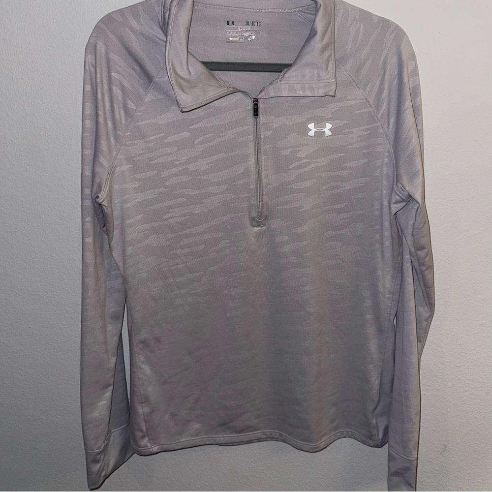 Under Armour Semi-Fitted Gray Top